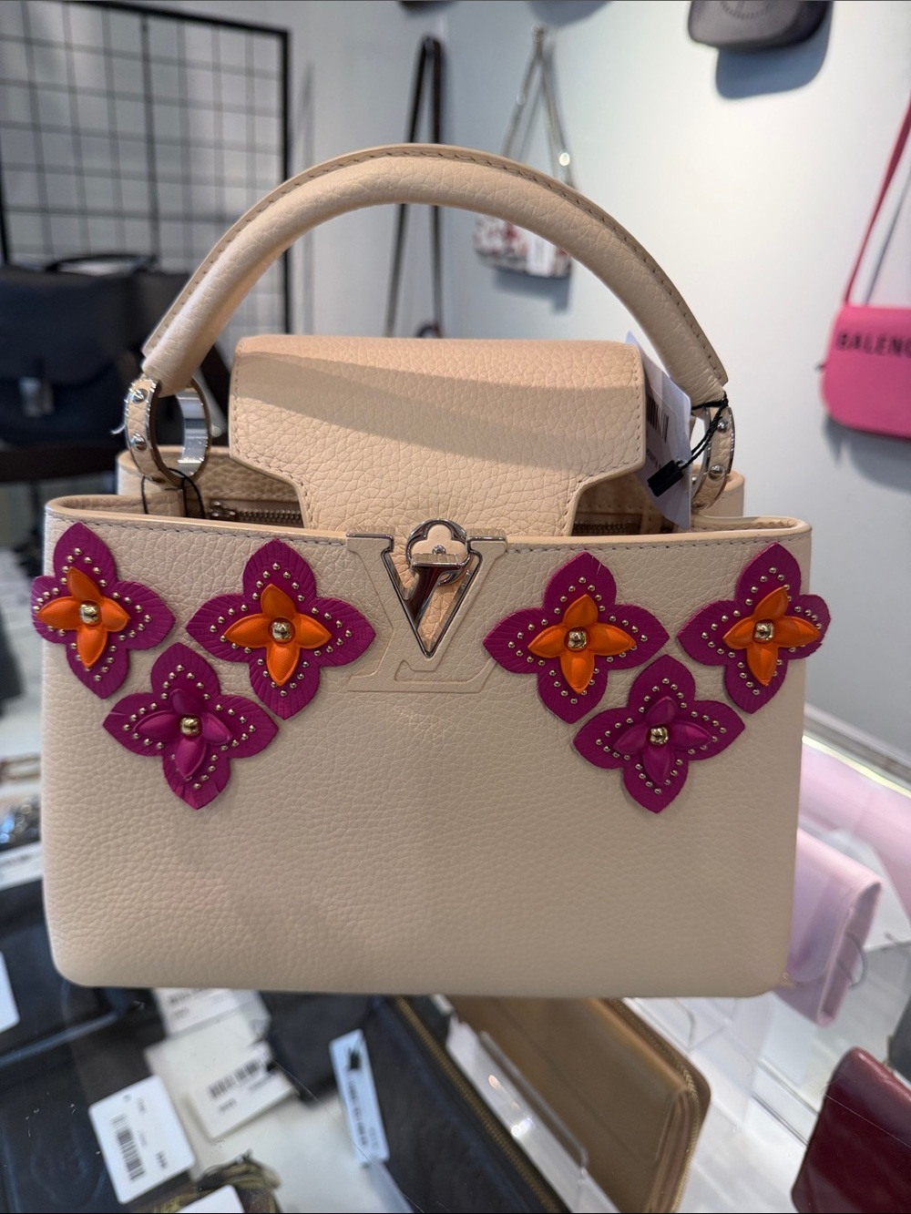 Louis Vuitton Cappuccines in Apricot cream leather with Fuschia and Coral - BB